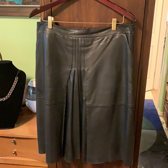 Nordstrom Classiques Entier black leather skirt - Picture 2 of 7